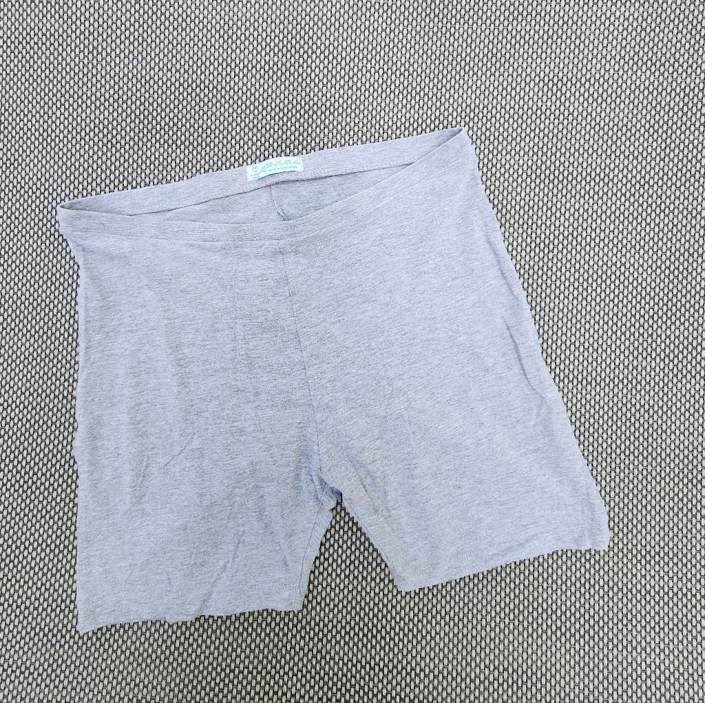 PRIMARK BIKE SHORTS SZ L (USA 10-12)